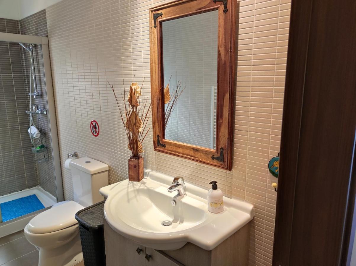 Roses Villa Τριμίκλινη Εξωτερικό φωτογραφία